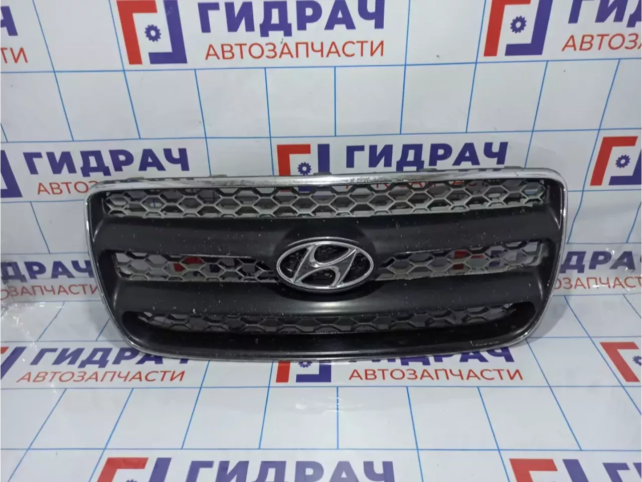 Решетка радиатора Hyundai Santa Fe (CM) 86560-2B010